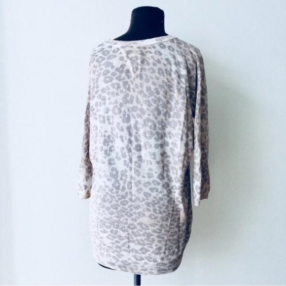 Anthropologie Wilfred Leopard Print Grey Cream High Low Sweater sz XS EUC - Picture 3 of 9
